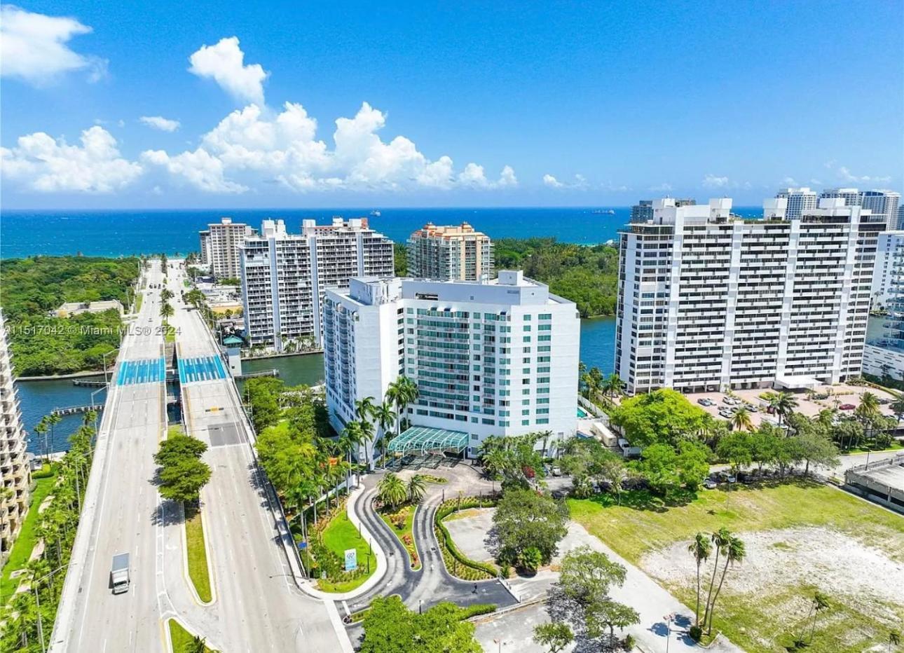 Galleryone Doubletree Hilton Gc Turtle Cove Fort Lauderdale Exteriör bild